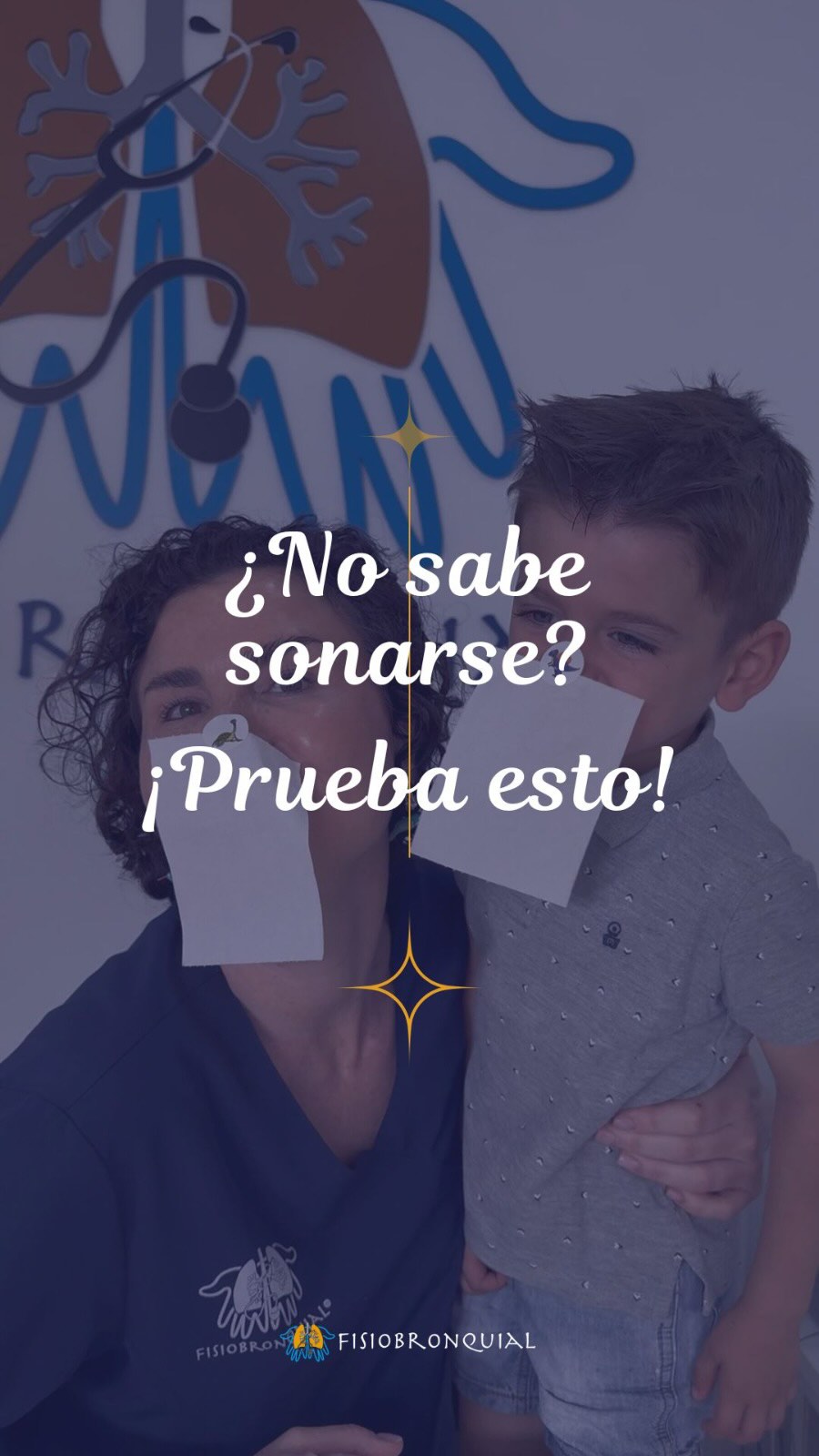 ¿No sabe sonarse? 🤧 ¡Prueba esto!

Si cuando le pides a tu peque que se suene los mocos termina soplando por la boca o simplemente no sabe qué hacer... ¡no te desesperes! El secreto está en enseñarle a soplar por la nariz como si fuera un juego. 🎯

🎥 En este video, @fisiobronquialclinica con Vanesa y Alvarito, nos enseña 3 trucos infalibles y súper divertidos que puedes hacer en casa hoy mismo:

✅ 1. El juego del pompón 🔴💨: Con un tubo de cartón y un pompón pequeño, haz que intente “dispararlo” apoyando la nariz en el tubo y soplando con fuerza. ¡Verás qué cara de sorpresa ponen cuando sale volando!

✅ 2. El truco del papel volador 🧻: Colócale un trozo de papel higiénico en la nariz. Al verse al espejo o notar el movimiento, entenderá al instante el efecto visual de echar el aire por ahí.

✅ 3. Carreras en la mesa 🪵: Ponte un palito de helado en la boca junto con tu hijo (¡así nos aseguramos de que la boca se quede bien cerrada!) y jueguen a mover pompones por la mesa soplando solo con la nariz.

El modelado y la imitación lo son todo. Si lo haces con ellos, ¡aprenderán volando! Pero lo más importante de todo... ¡Divertirse juntos! ❤️

👇 ¿Cuál de los tres trucos vas a probar primero? ¡Te leo en comentarios!

⚠️Está información es educativa. Consulta siempre con tu médico y fisioterapeuta respiratorio para el tratamiento específico de tu hijo.

#FisioterapiaRespiratoria #tipsparapadres #ideasparapadres #maternidadreal #saludinfantil